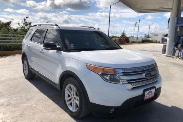 ford exploder- rent car. republica dominicana